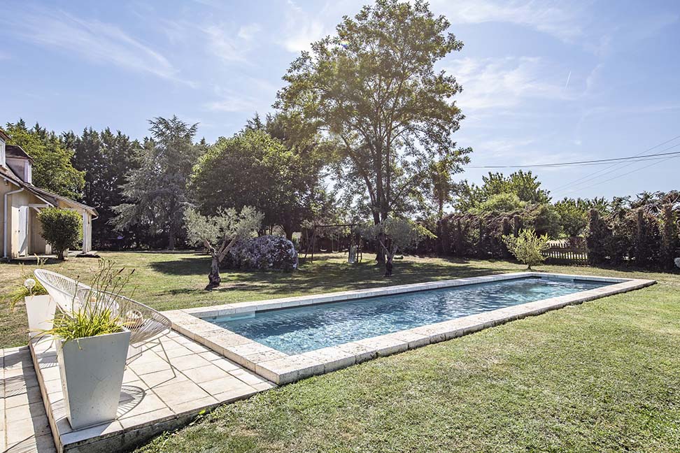 Piscine couloir de nage